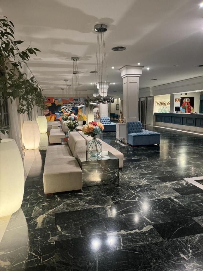 Rl阿尼巴尔酒店 利纳雷斯 外观 照片